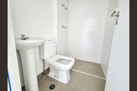 Apartamento à venda com 189m², 4 quartos e 3 vagas Apartamento à venda com 189m², 4 quartos e 3 vagasBanheiro da Lavandeira