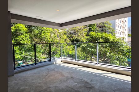 Apartamento à venda com 189m², 4 quartos e 3 vagas Apartamento à venda com 189m², 4 quartos e 3 vagasVaranda