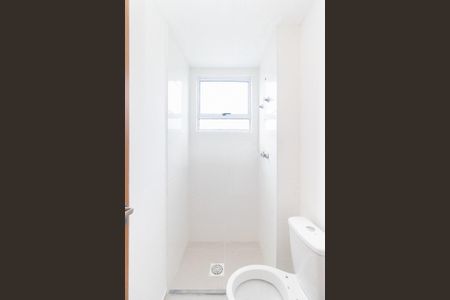 Banheiro de apartamento para alugar com 2 quartos, 43m² em Vila Nova, Porto Alegre