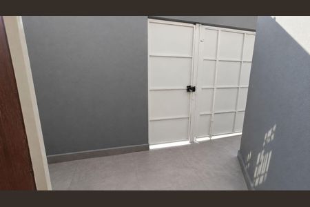 Área externa de casa à venda com 2 quartos, 90m² em Vila Nair, São Paulo