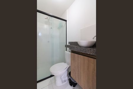 Banheiro de kitnet/studio para alugar com 1 quarto, 17m² em Ferreira, São Paulo