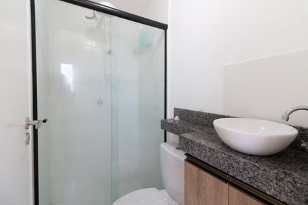 Banheiro de kitnet/studio para alugar com 1 quarto, 17m² em Ferreira, São Paulo
