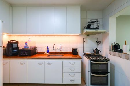 Casa à venda com 76m², 2 quartos e 1 vaga