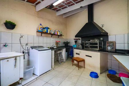 Casa à venda com 76m², 2 quartos e 1 vaga