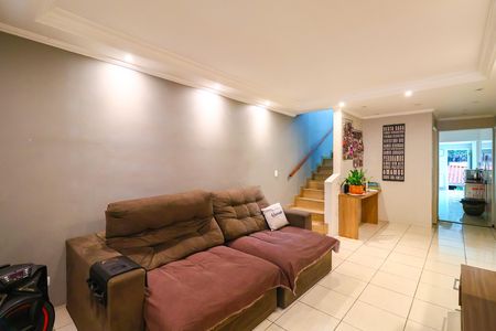 Casa à venda com 76m², 2 quartos e 1 vaga