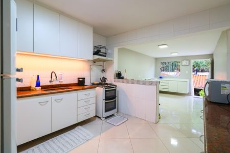 Casa à venda com 76m², 2 quartos e 1 vaga