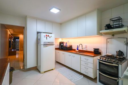 Casa à venda com 76m², 2 quartos e 1 vaga