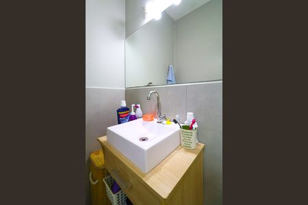 Casa à venda com 76m², 2 quartos e 1 vaga