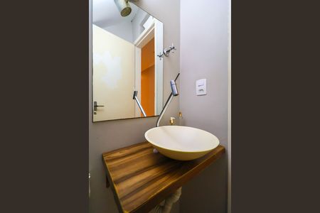 Casa à venda com 76m², 2 quartos e 1 vaga