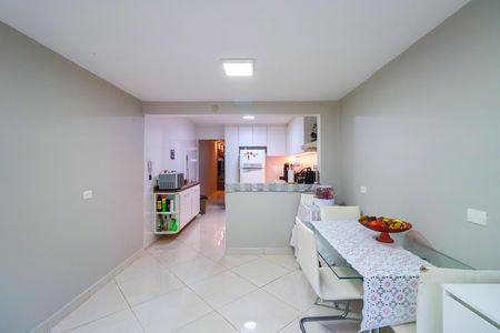 Casa à venda com 76m², 2 quartos e 1 vaga