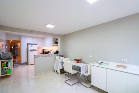 Casa à venda com 76m², 2 quartos e 1 vaga
