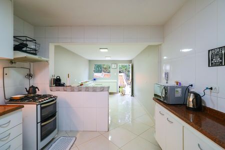 Casa à venda com 76m², 2 quartos e 1 vaga