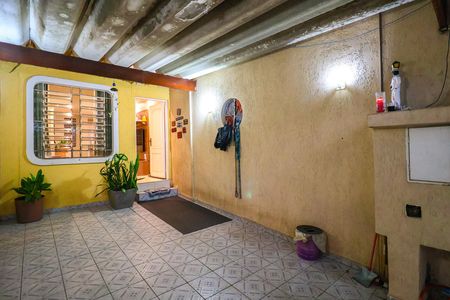 Casa à venda com 76m², 2 quartos e 1 vaga