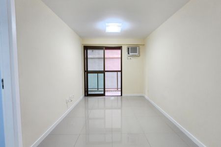 Apartamento à venda com 68m², 2 quartos e 1 vaga Apartamento à venda com 68m², 2 quartos e 1 vagaSala