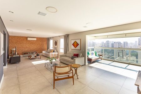 Apartamento à venda com 210m², 3 quartos e 3 vagas Apartamento à venda com 210m², 3 quartos e 3 vagasSala