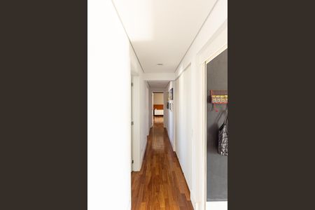 Apartamento à venda com 210m², 3 quartos e 3 vagas Apartamento à venda com 210m², 3 quartos e 3 vagasCorredor