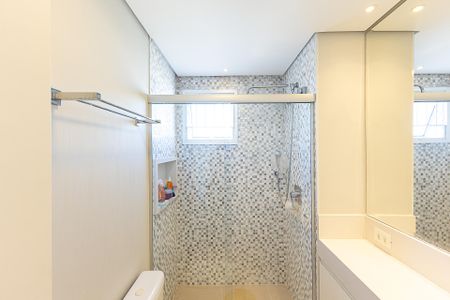Apartamento à venda com 210m², 3 quartos e 3 vagas Apartamento à venda com 210m², 3 quartos e 3 vagasBanheiro da Suíte 3