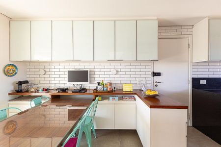 Apartamento à venda com 210m², 3 quartos e 3 vagas Apartamento à venda com 210m², 3 quartos e 3 vagasCozinha