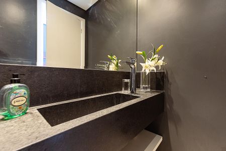 Apartamento à venda com 210m², 3 quartos e 3 vagas Apartamento à venda com 210m², 3 quartos e 3 vagasLavabo