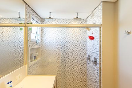 Apartamento à venda com 210m², 3 quartos e 3 vagas Apartamento à venda com 210m², 3 quartos e 3 vagasBanheiro da Suíte 1