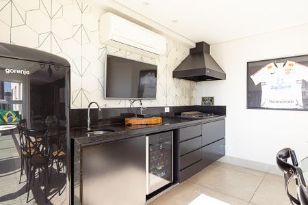 Apartamento à venda com 210m², 3 quartos e 3 vagas Apartamento à venda com 210m², 3 quartos e 3 vagasSala