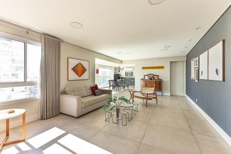 Apartamento à venda com 210m², 3 quartos e 3 vagas Apartamento à venda com 210m², 3 quartos e 3 vagasSala