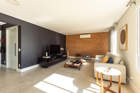 Apartamento à venda com 210m², 3 quartos e 3 vagas Apartamento à venda com 210m², 3 quartos e 3 vagasSala