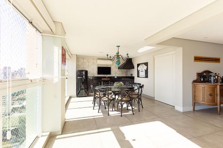 Apartamento à venda com 210m², 3 quartos e 3 vagas Apartamento à venda com 210m², 3 quartos e 3 vagasSala