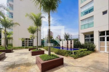 Apartamento à venda com 210m², 3 quartos e 3 vagas Apartamento à venda com 210m², 3 quartos e 3 vagasÁrea comum - Pátio