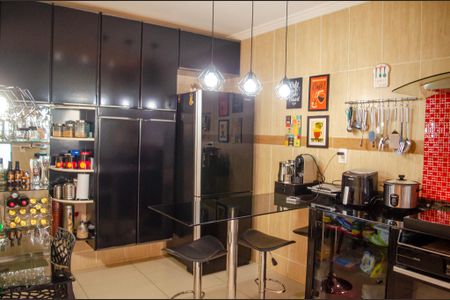 Casa para alugar com 80m², 2 quartos e 2 vagasCozinha