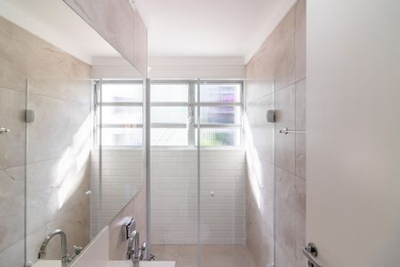 Apartamento à venda com 98m², 2 quartos e 1 vaga Apartamento à venda com 98m², 2 quartos e 1 vagaBanheiro