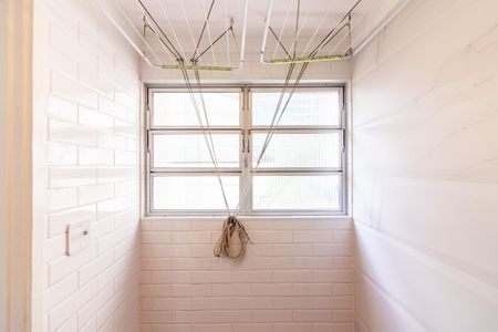 Apartamento à venda com 98m², 2 quartos e 1 vaga Apartamento à venda com 98m², 2 quartos e 1 vagaÁrea de Serviço