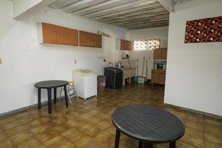 Casa à venda com 200m², 4 quartos e 1 vagaSalão 