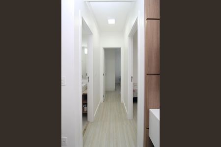 Corredor  de apartamento para alugar com 2 quartos, 48m² em Vila Andrade, São Paulo