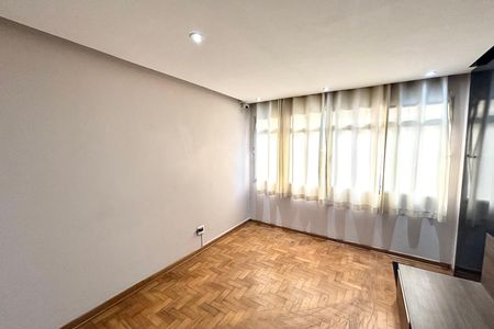 Apartamento à venda com 83m², 2 quartos e 1 vaga Apartamento à venda com 83m², 2 quartos e 1 vagaSala