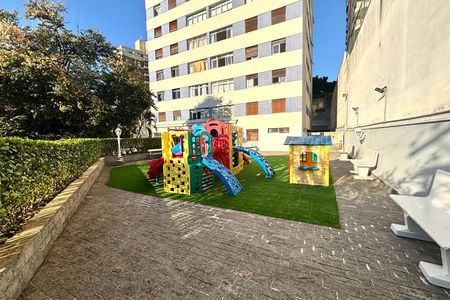 Apartamento à venda com 83m², 2 quartos e 1 vaga Apartamento à venda com 83m², 2 quartos e 1 vagaÁrea comum - Playground