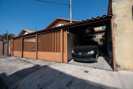 Casa à venda com 80m², 2 quartos e 1 vaga Casa à venda com 80m², 2 quartos e 1 vagaFachada