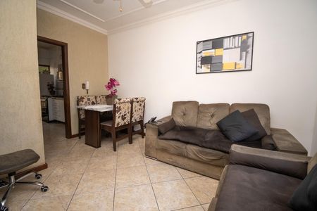 Sala de casa à venda com 2 quartos, 80m² em Arvoredo, Contagem