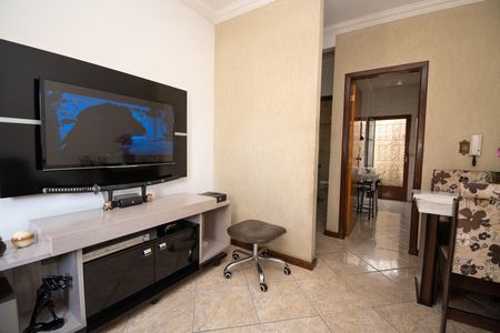 Sala de casa à venda com 2 quartos, 80m² em Arvoredo, Contagem