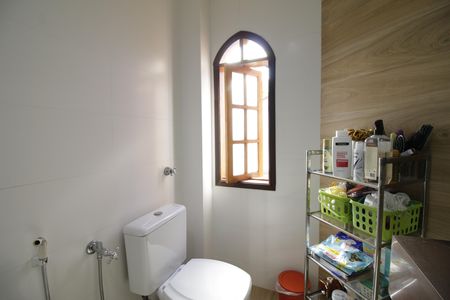 Casa de condomínio à venda com 310m², 4 quartos e 2 vagasBanheiro da Suíte 2