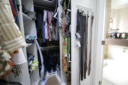 Casa de condomínio à venda com 310m², 4 quartos e 2 vagasCloset da suíte 2
