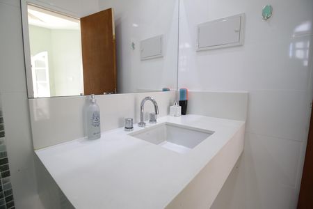 Casa de condomínio à venda com 310m², 4 quartos e 2 vagasBanheiro da Suíte 3