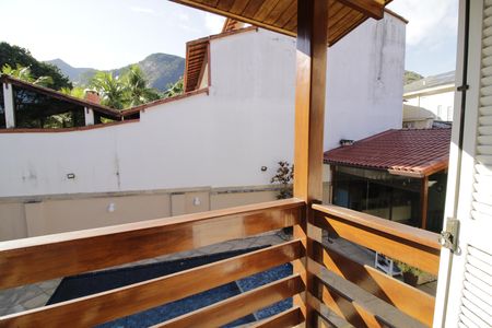 Casa de condomínio à venda com 310m², 4 quartos e 2 vagasvaranda da suíte 2