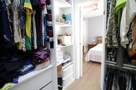 Casa de condomínio à venda com 310m², 4 quartos e 2 vagasCloset da suíte 2