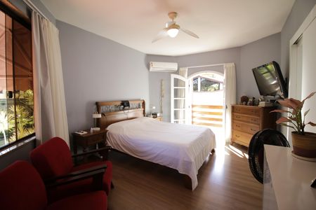 Casa de condomínio à venda com 310m², 4 quartos e 2 vagasSuíte 2