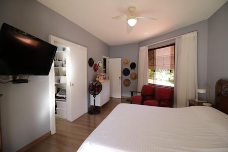 Casa de condomínio à venda com 310m², 4 quartos e 2 vagasSuíte 2