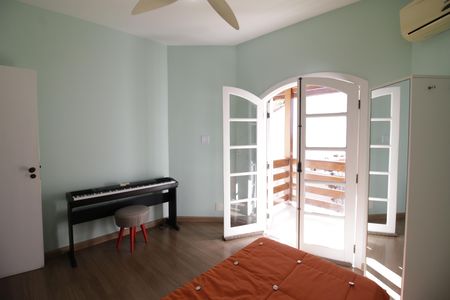Casa de condomínio à venda com 310m², 4 quartos e 2 vagasSuite 3