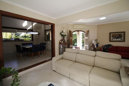 Casa de condomínio à venda com 310m², 4 quartos e 2 vagasSala