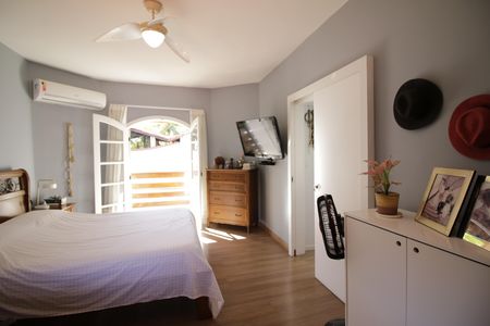 Casa de condomínio à venda com 310m², 4 quartos e 2 vagasSuíte 2