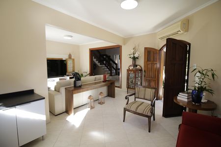Sala de casa de condomínio à venda com 4 quartos, 310m² em Anil, Rio de Janeiro